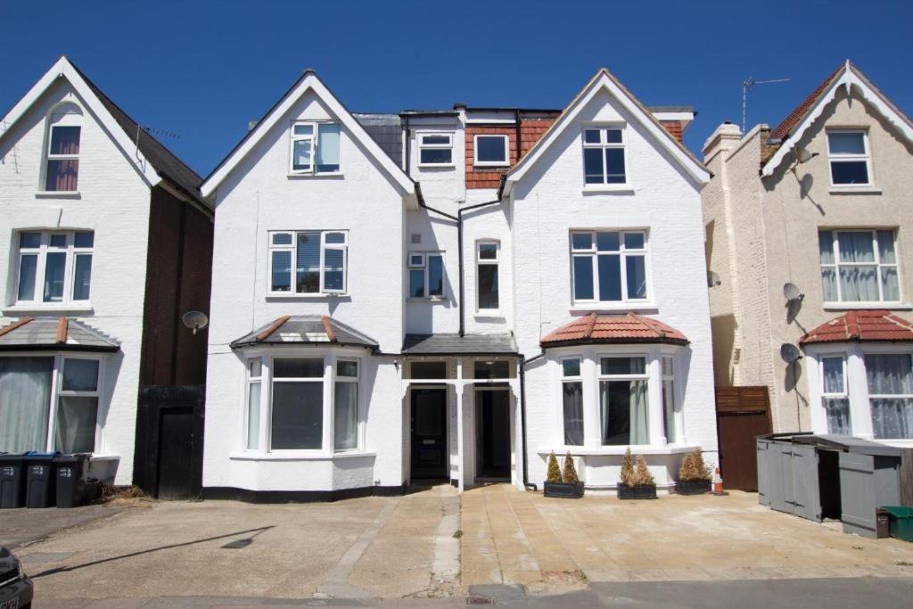 Splendid 2 Bed Flat With Private Terrace In Wimbledon - 2 The Queens Apartment London Exterior photo